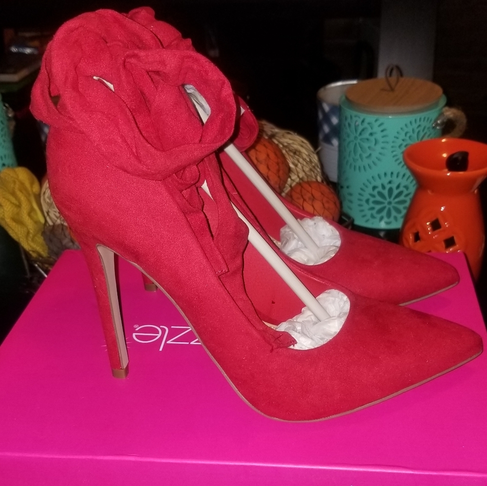 Women Red Suede Size 9.5 Pumps
